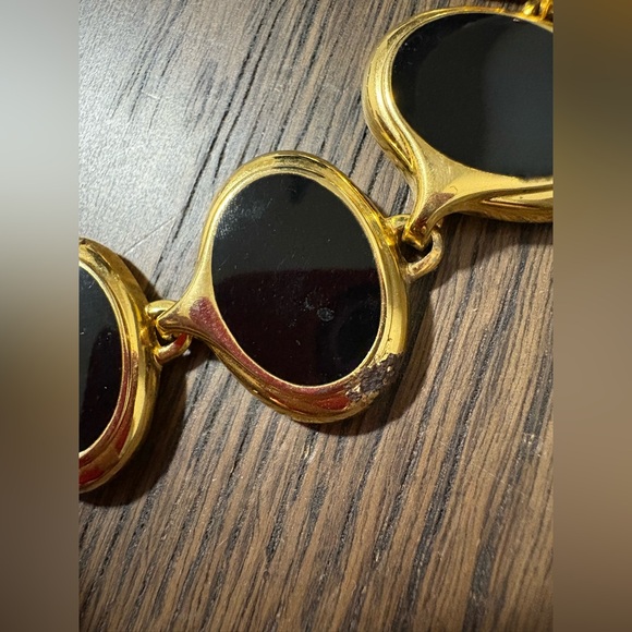 Elegant Gold and Black Necklace - Picture 4 of 4